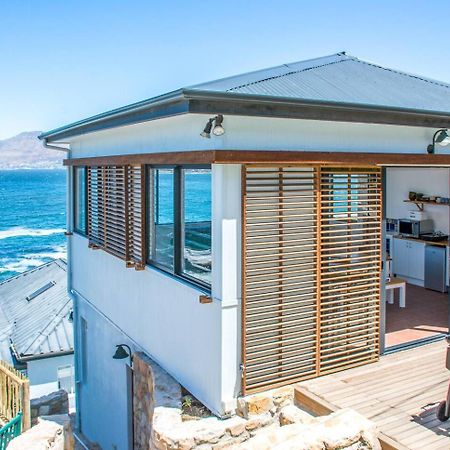 Modern Beach Apartment By Open Home Kalk Bay Exteriör bild