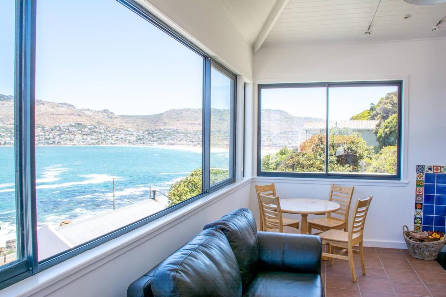 Modern Beach Apartment By Open Home Kalk Bay Exteriör bild